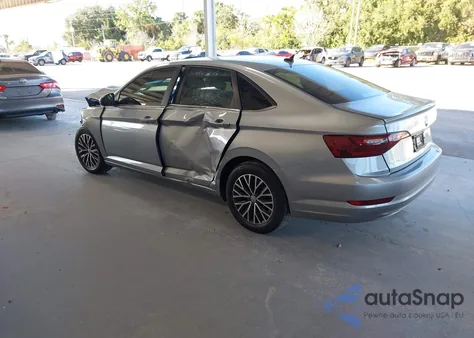 2021 Volkswagen Jetta 1.4T R-Line/1.4T S z USA, uszkodzony, nr VIN 3VWN57BU0MM012133